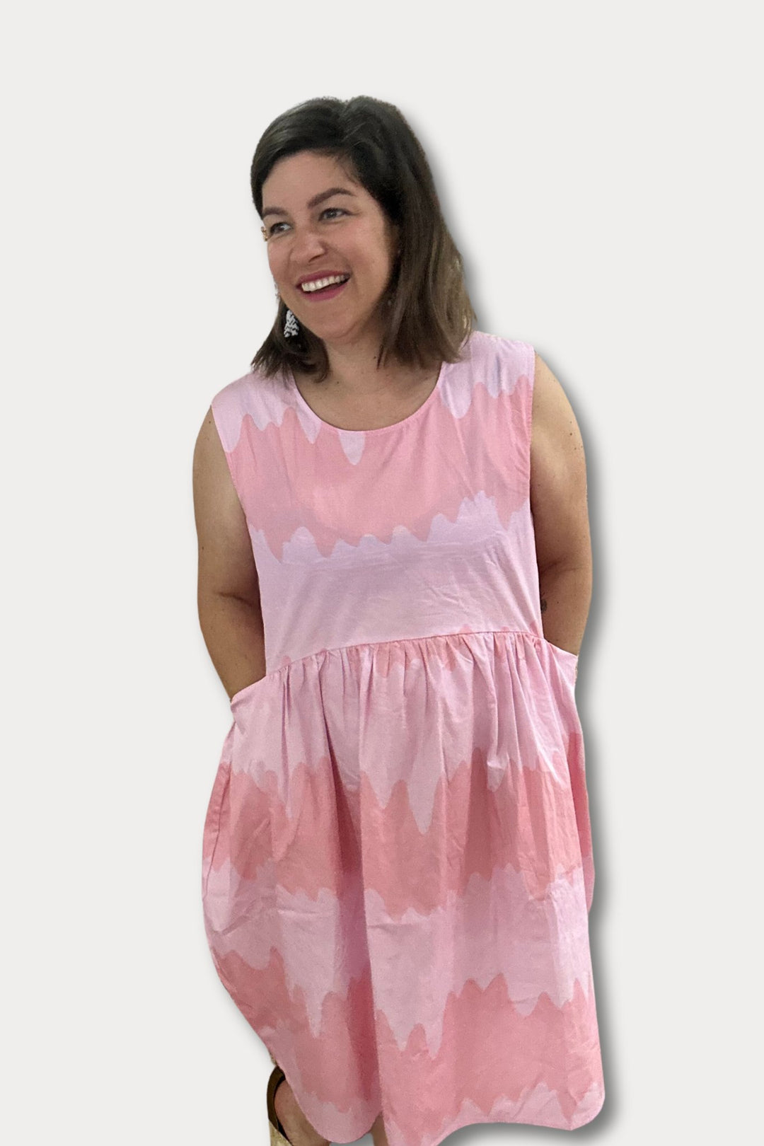 Isla on Vacay Breastfeeding Dress in Pink Waves - Rex and Isla