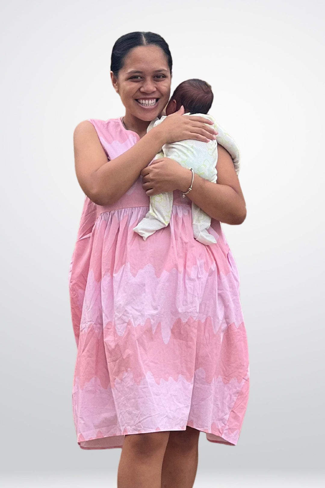 Isla on Vacay Breastfeeding Dress in Pink Waves - Rex and Isla